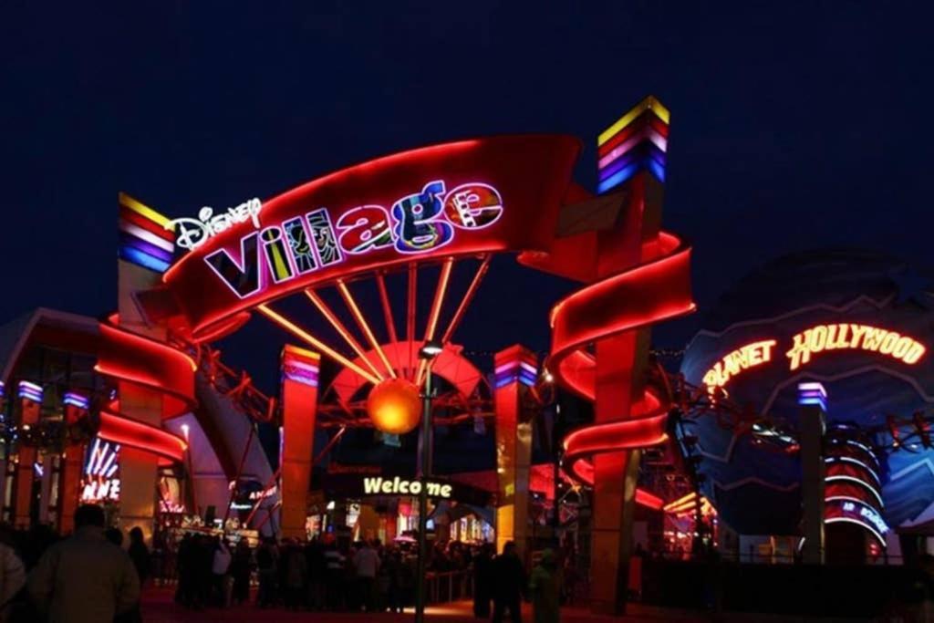 Chalifert Luxury Brand New Art Deco Disneyland מראה חיצוני תמונה